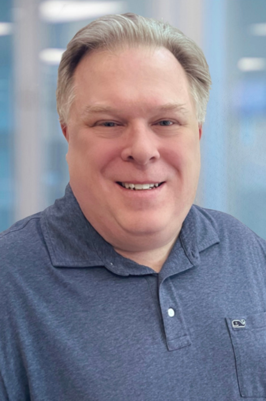 https://www.alianza.com/wp-content/uploads/2021/08/todd_carothers-850x1280.png